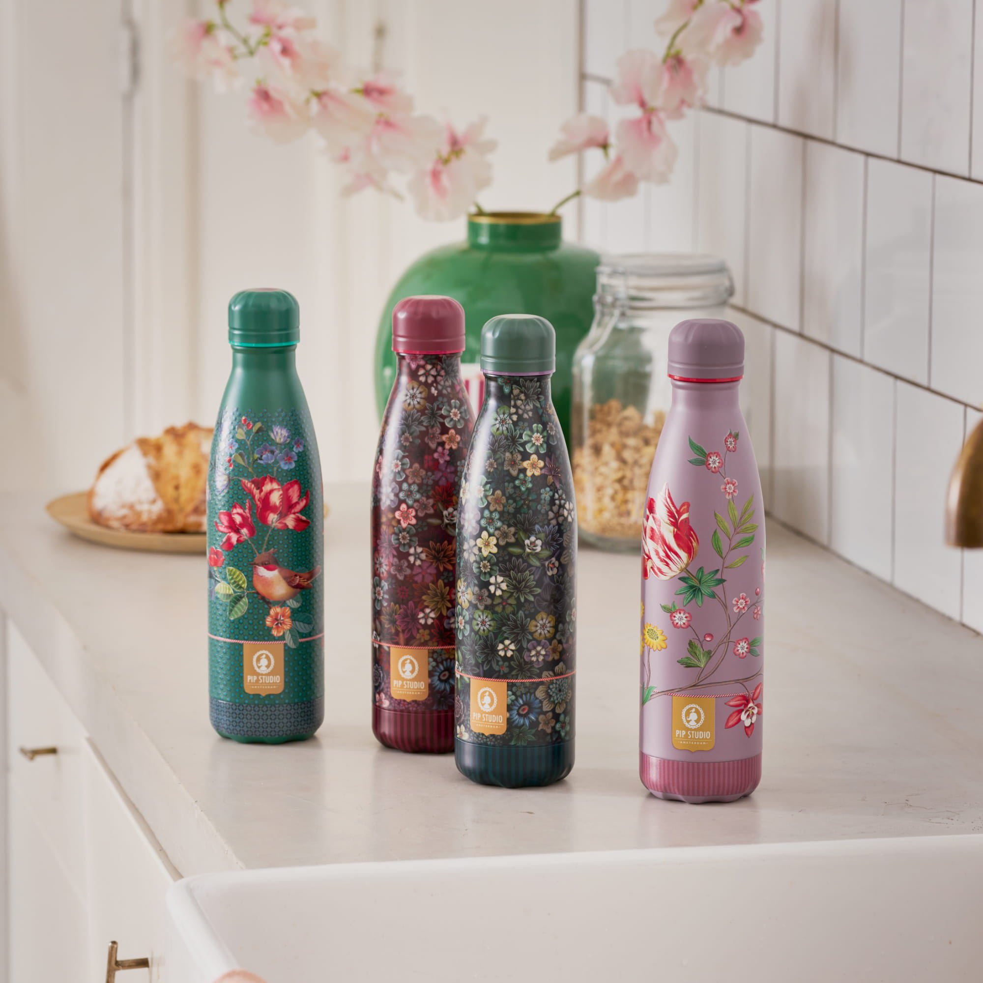 IZY Drinkfles - Pip Studio - La Dolce Vita Rozen - Waterfles - Thermosbeker - RVS - 12 uur lang warm - Kerstcadeau - 500 ml - Afbeelding 4